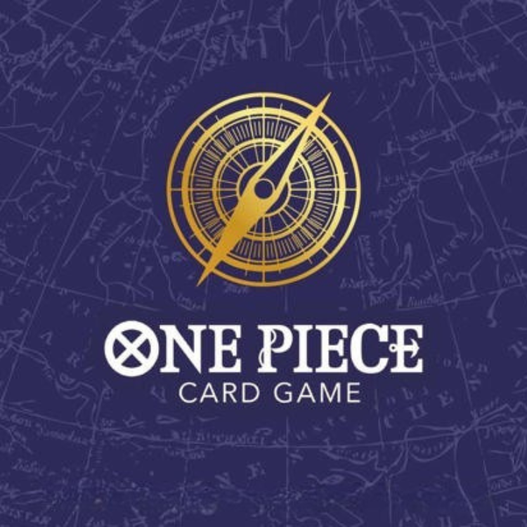 Logo du jeu de cartes One Piece Card Game, représentant une boussole dorée sur un fond bleu marine avec des motifs de cartes maritimes, accompagné du texte 'One Piece Card Game' en blanc.